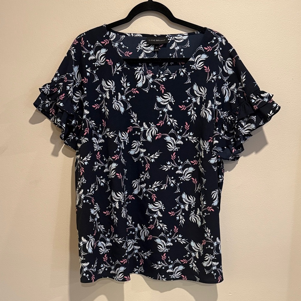 🩵Lane Bryant Vibrant Navy Floral Ruffle Sleeve Chic Blouse Business Casual